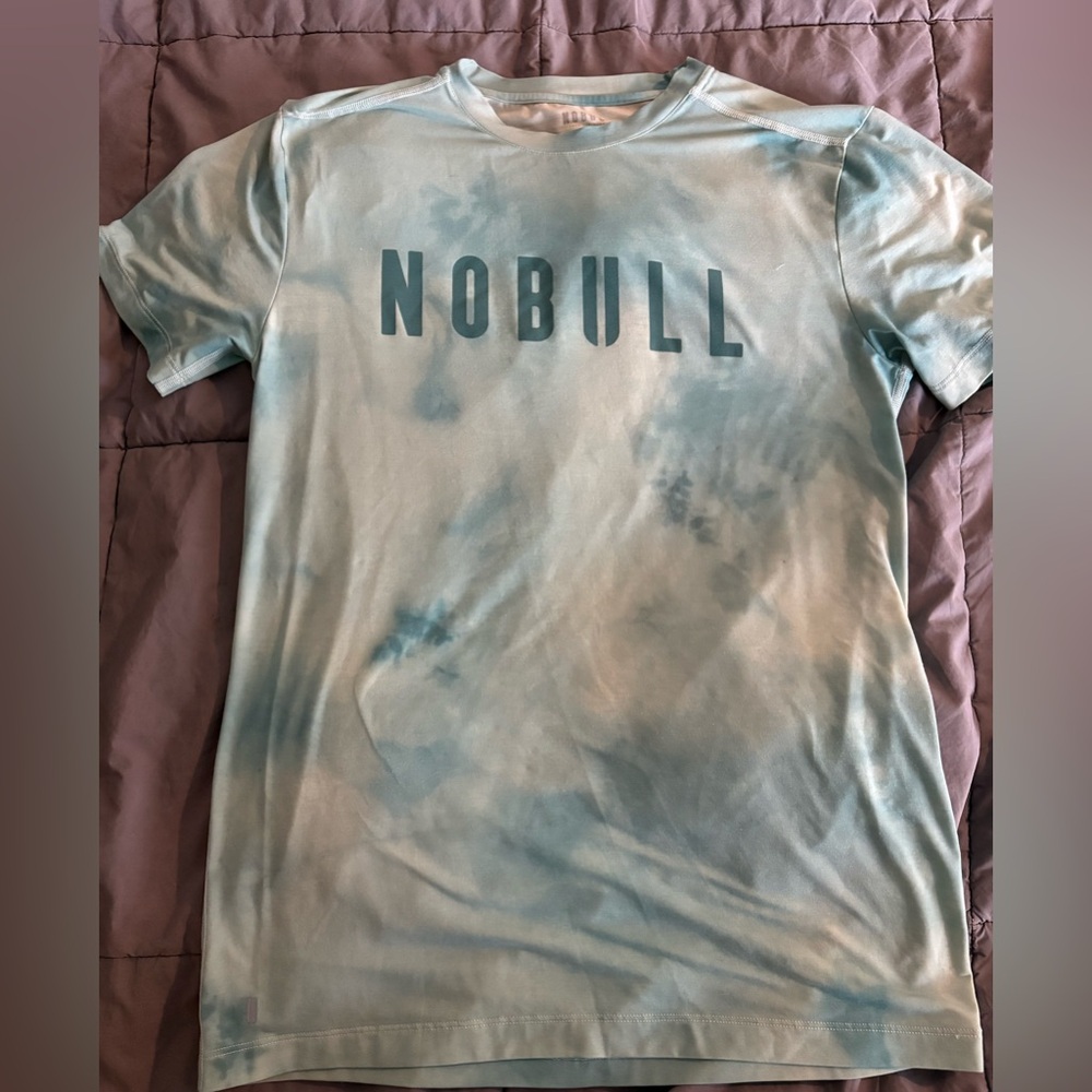 NOBULL women’s T-Shirt Multi color Tie dyed. Size Medium
